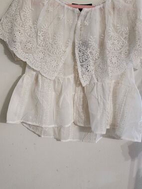 Liv Los Angeles NWT White Embroidered Eyelet Capelet Overlay Peasant Blouse Size